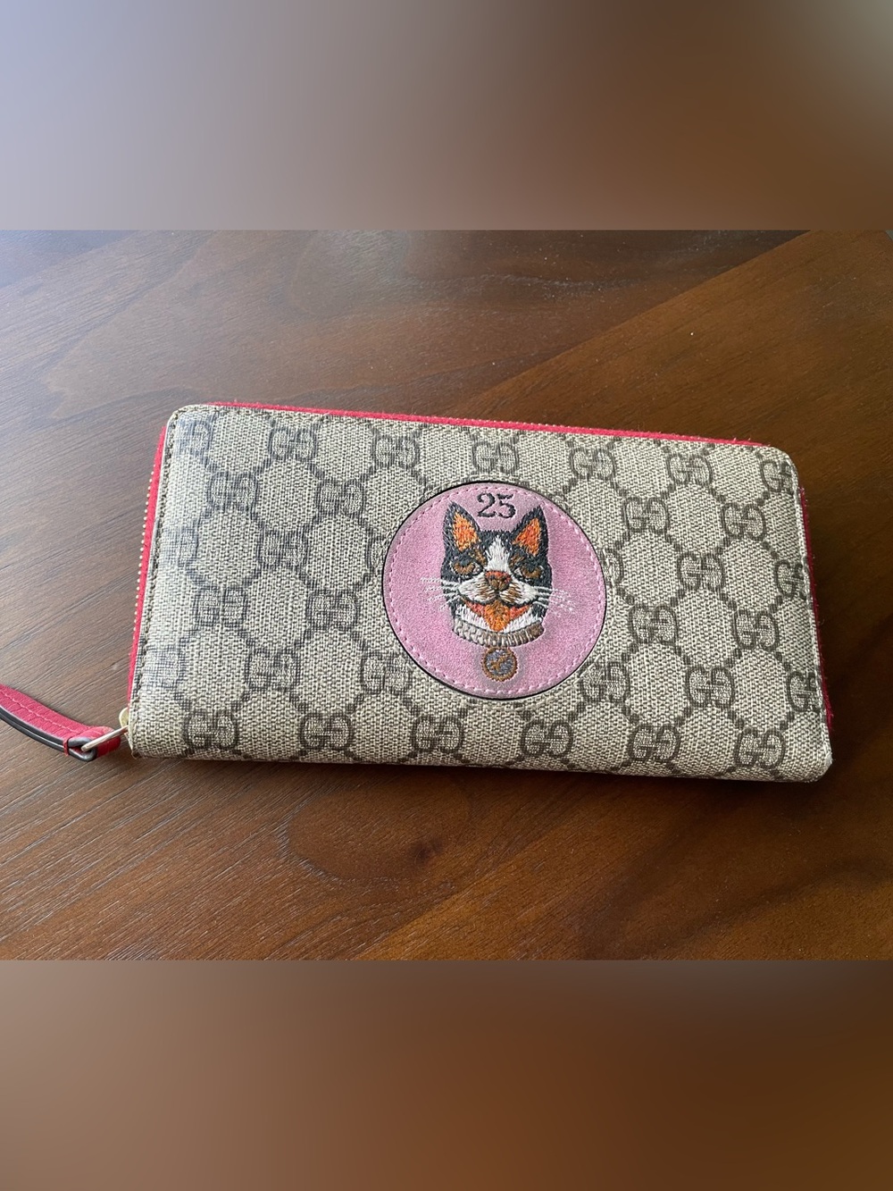 Gucci Beige/Red GG Supreme Limited Edition Bosco Patch Zip Around Wallet